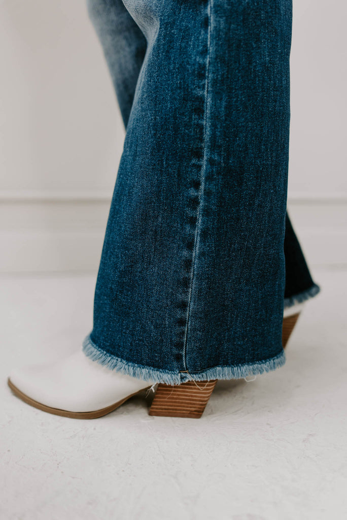 Risen Olly Curvy Frayed Ankle Jeans