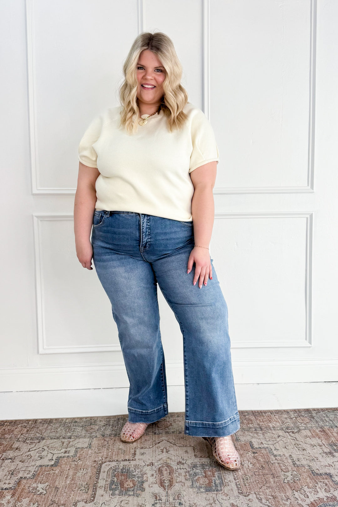 Risen High Rise Straight Curvy Jeans