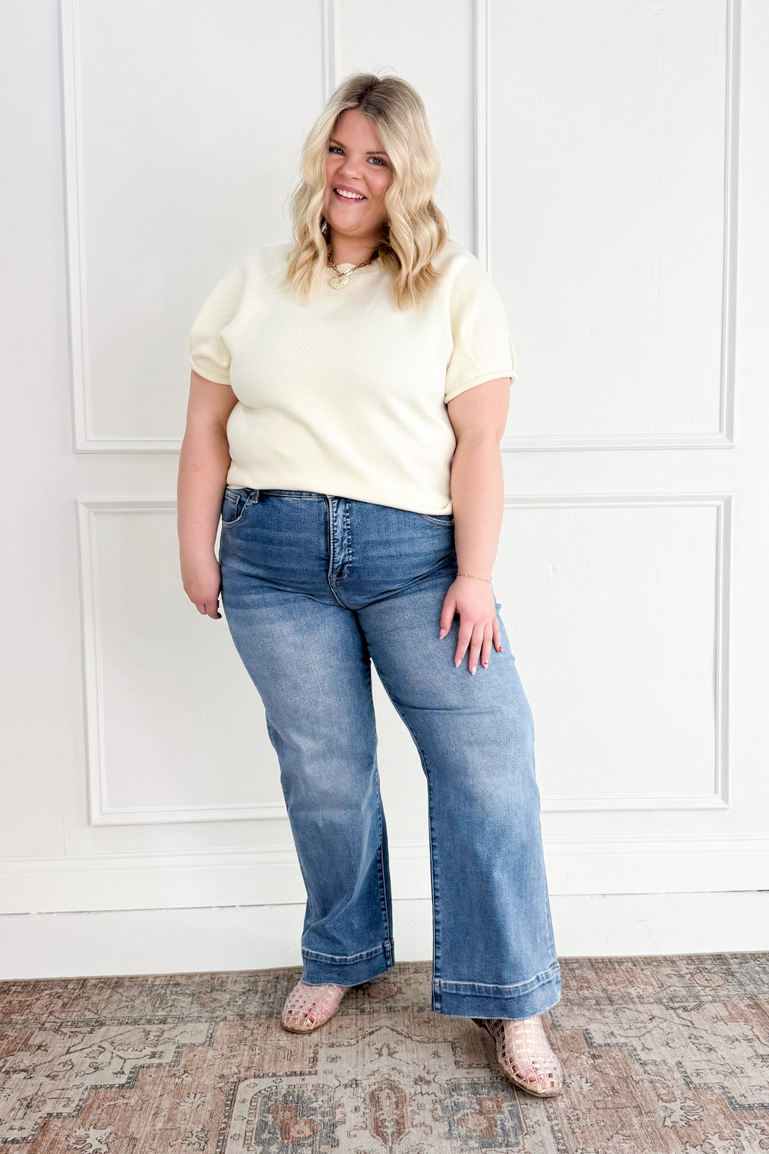 Risen High Rise Straight Curvy Jeans
