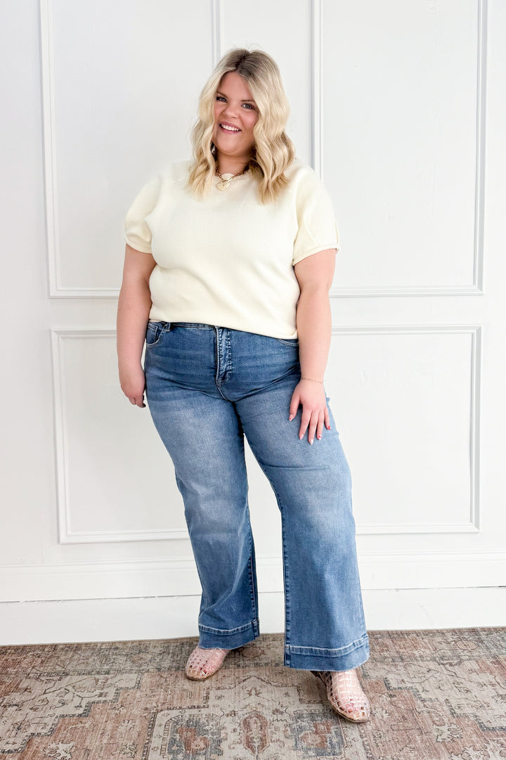 Risen High Rise Straight Curvy Jeans