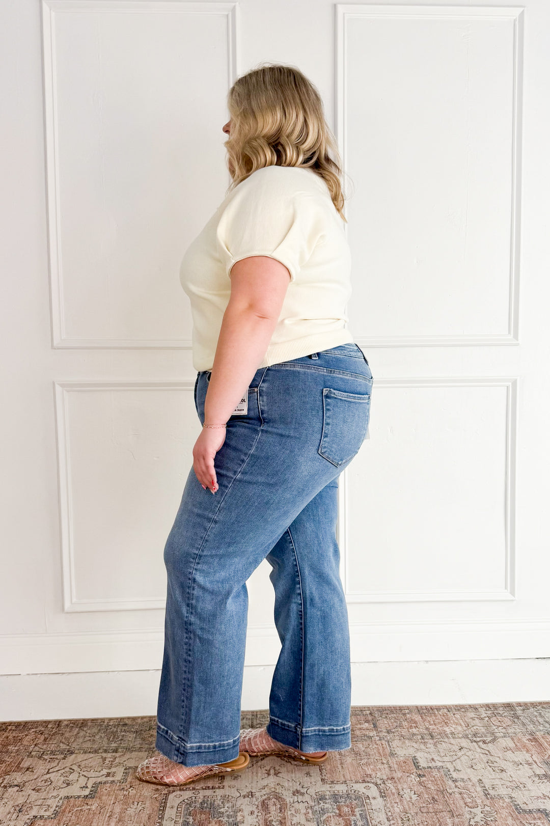Risen High Rise Straight Curvy Jeans