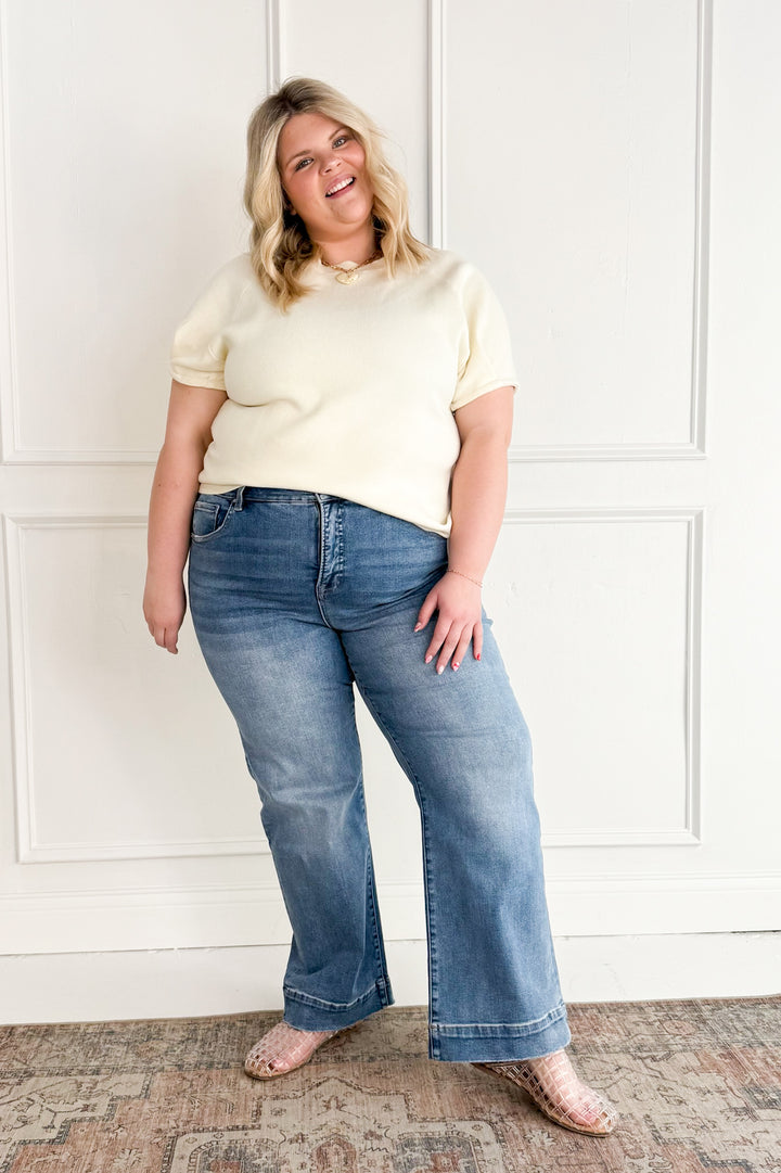 Risen High Rise Straight Curvy Jeans