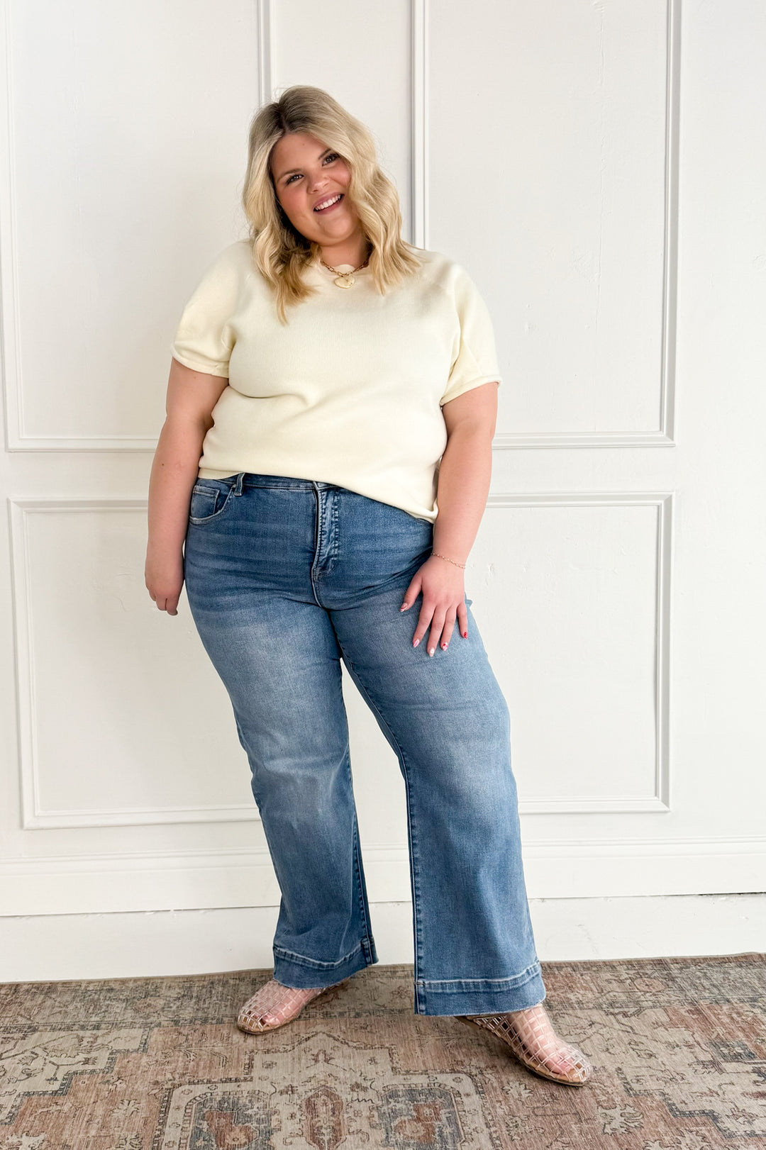 Risen High Rise Straight Curvy Jeans
