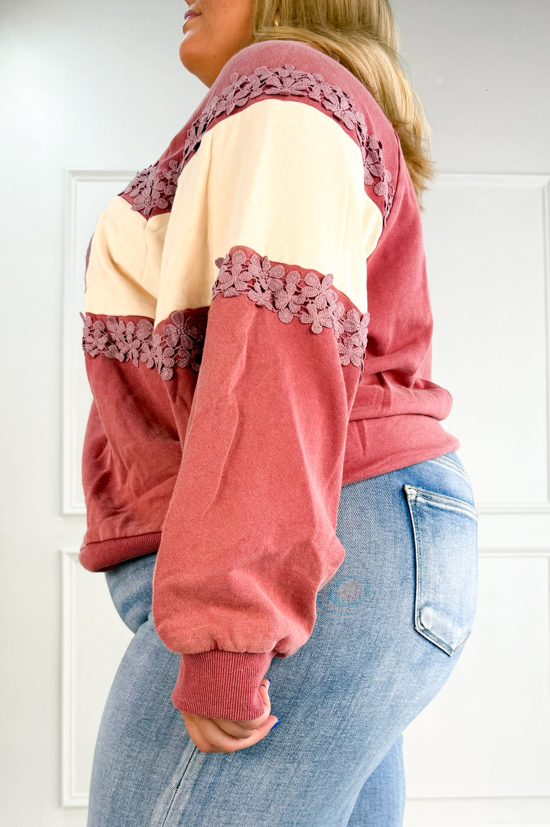 Curvy Faith Appliqué Sweatshirt