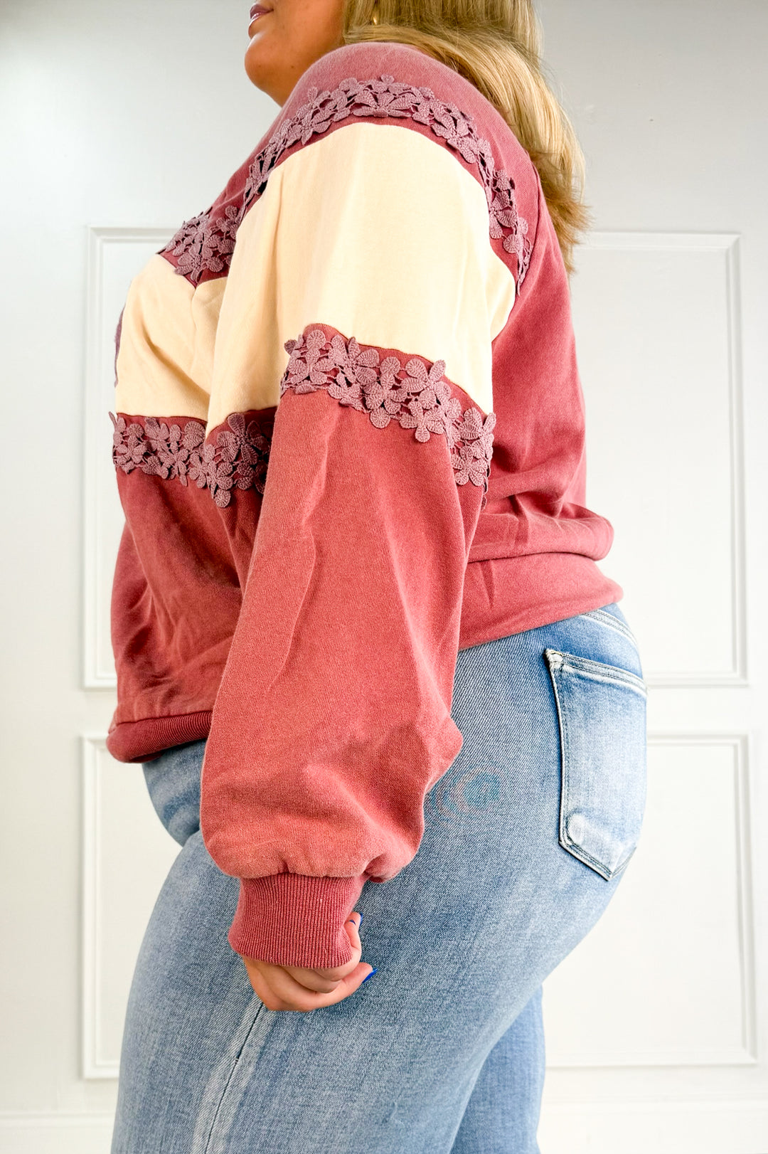 Curvy Faith Appliqué Sweatshirt