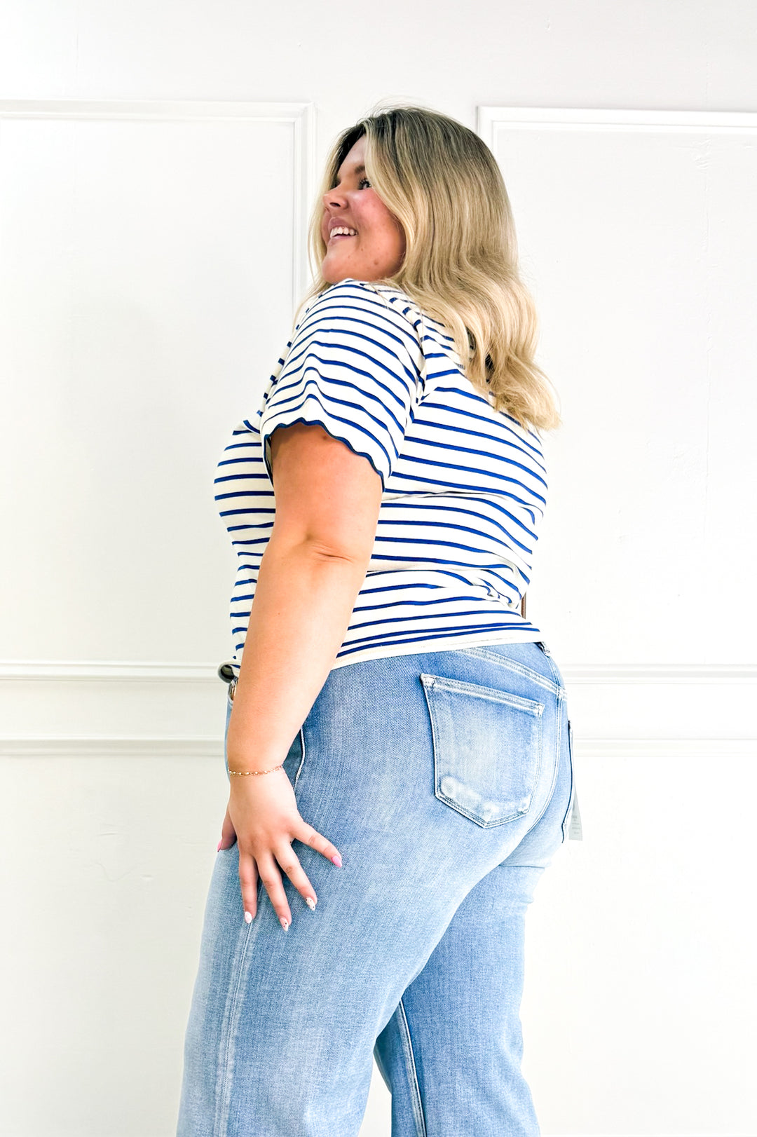 Curvy Scallop Stripe Tee