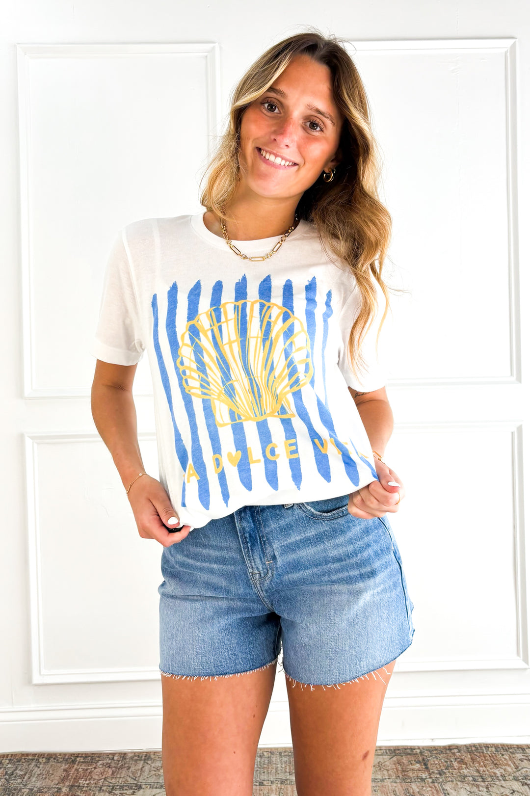 Sea Shell La Dolce Vita Graphic Tee