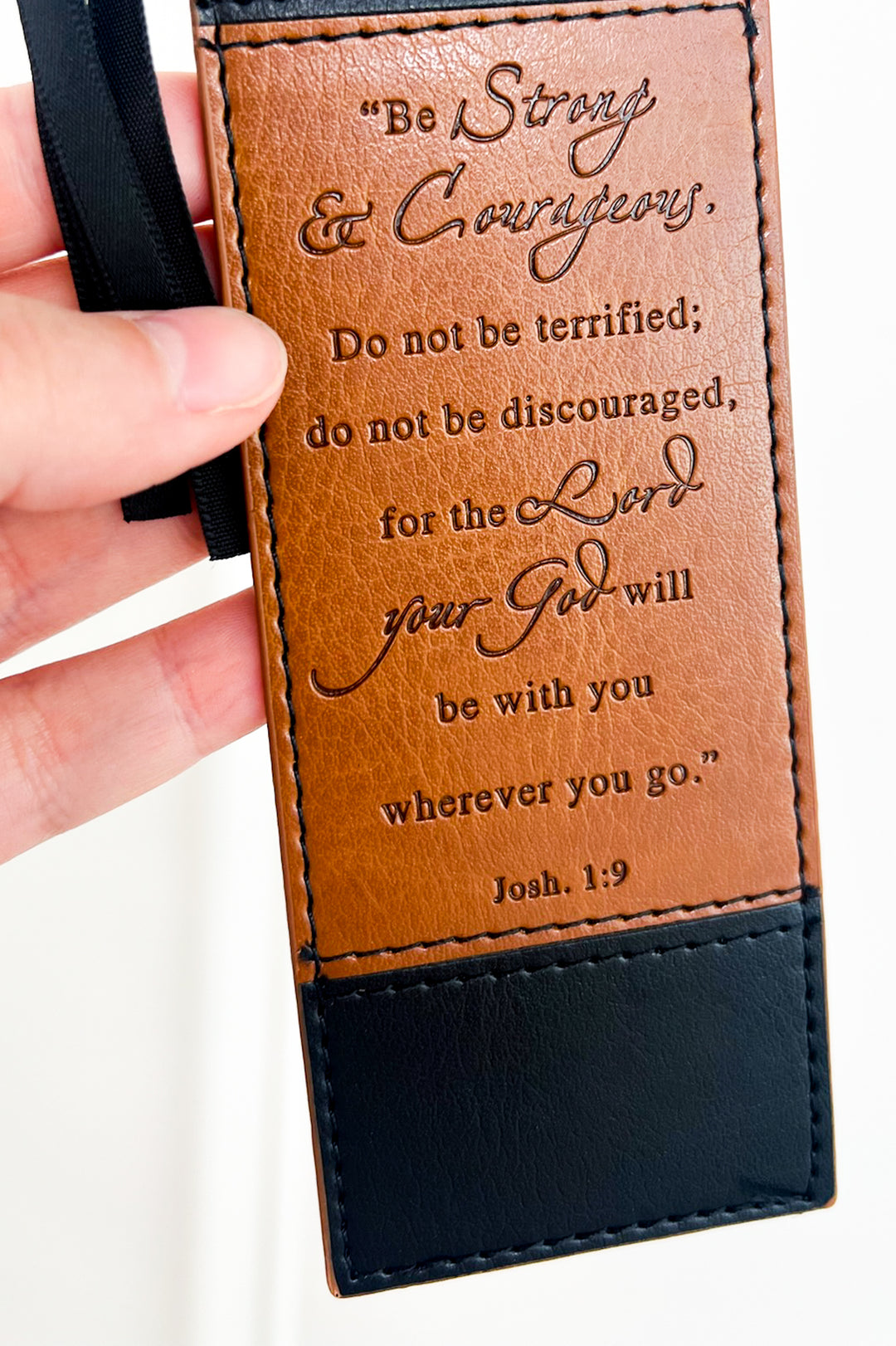 Bookmark Faux Leather Black/Brown Be Strong Josh. 1:9