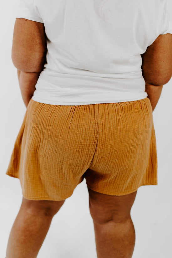 Load image into Gallery viewer, Cary Curvy Smocked Shorts
