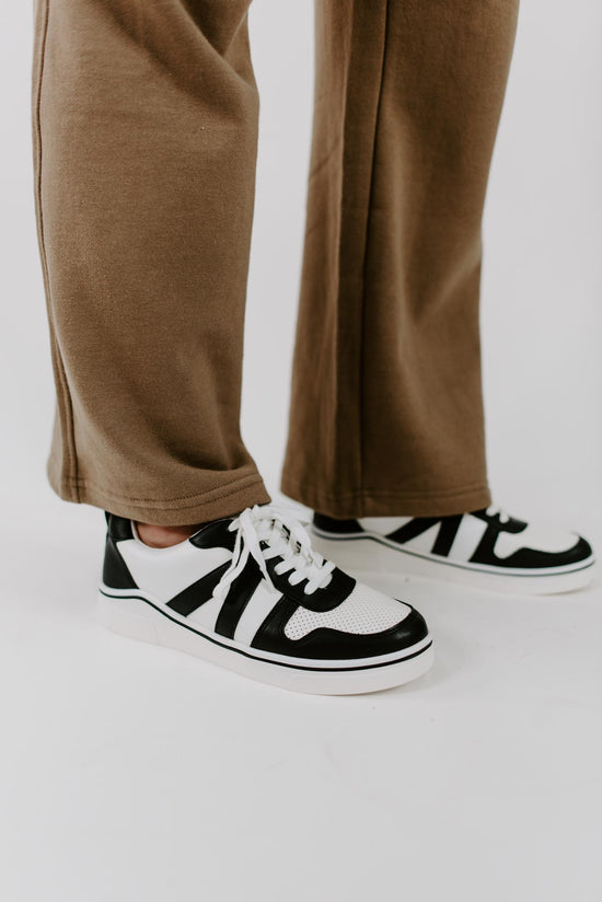 Landry Classic Everyday Sneaker in Black and White