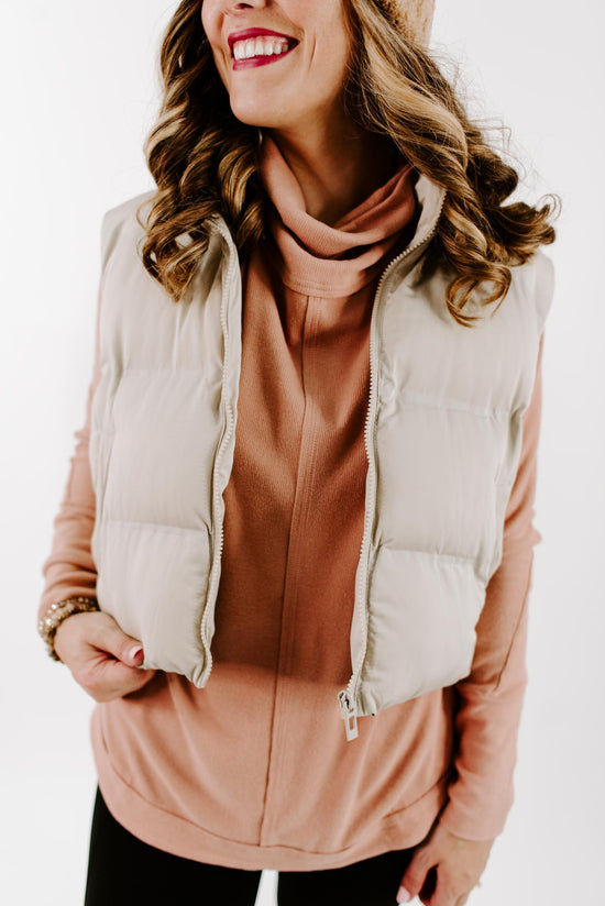 Load image into Gallery viewer, August Cropped Puffer Vest in Cream
