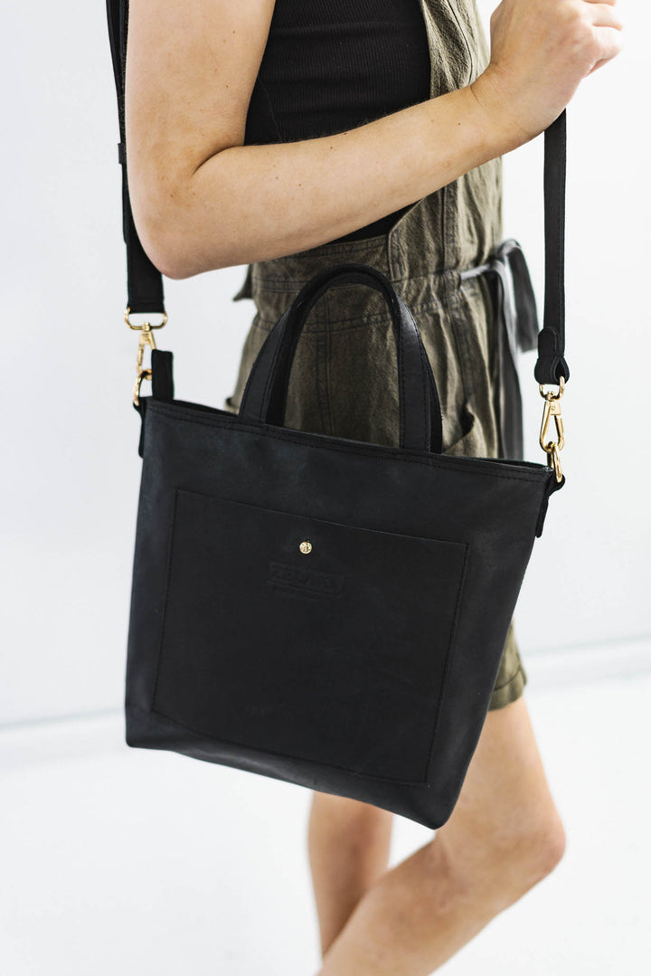 Zelaki Leather Co Gondar Leather Hand Bag in Black