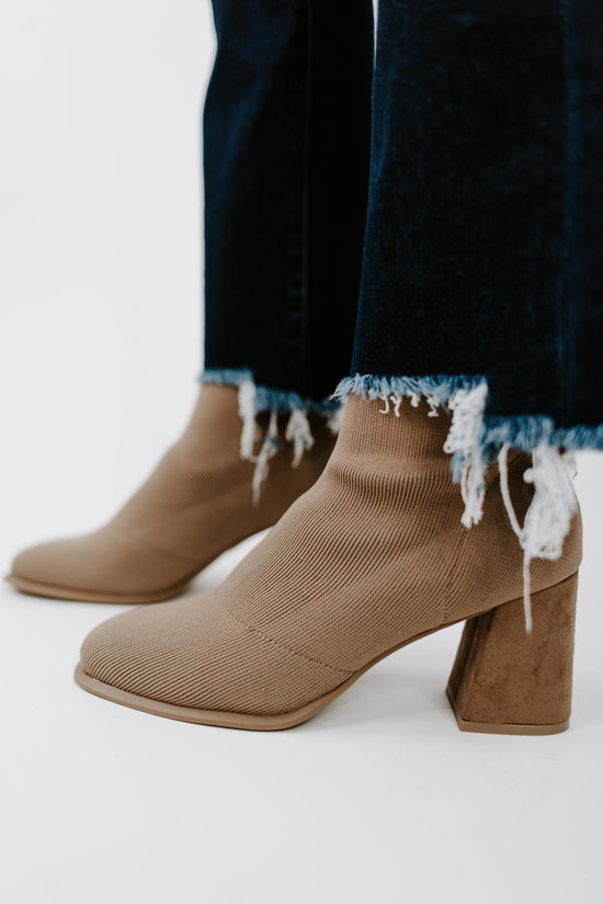 Load image into Gallery viewer, Deeta Pull-On Jersey Booties
