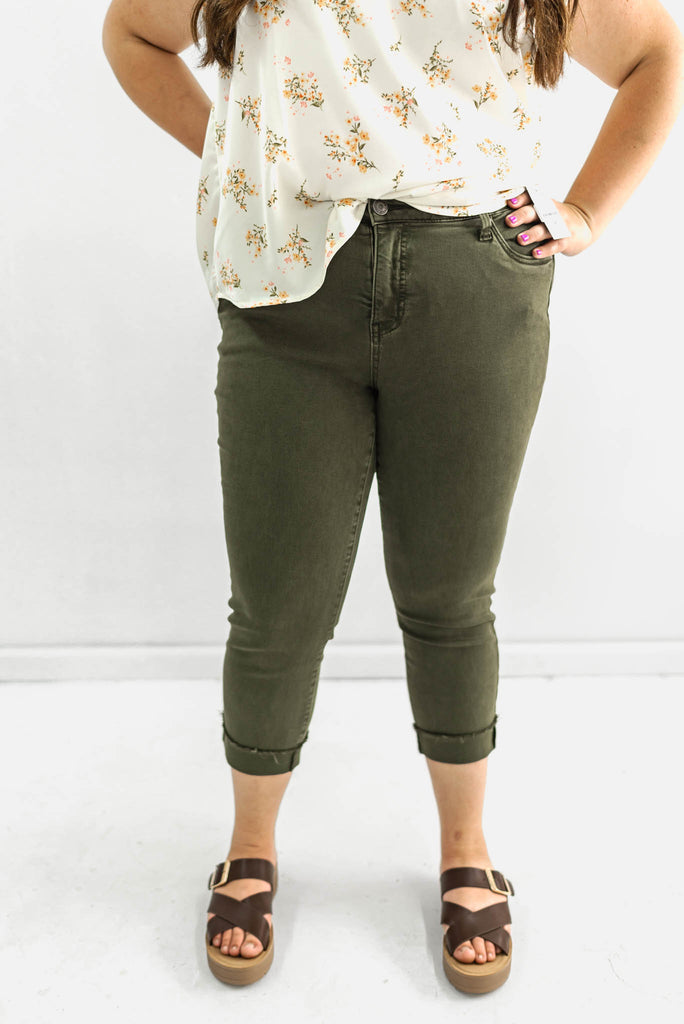 Amy Curvy Cropped Straight Leg Jeans