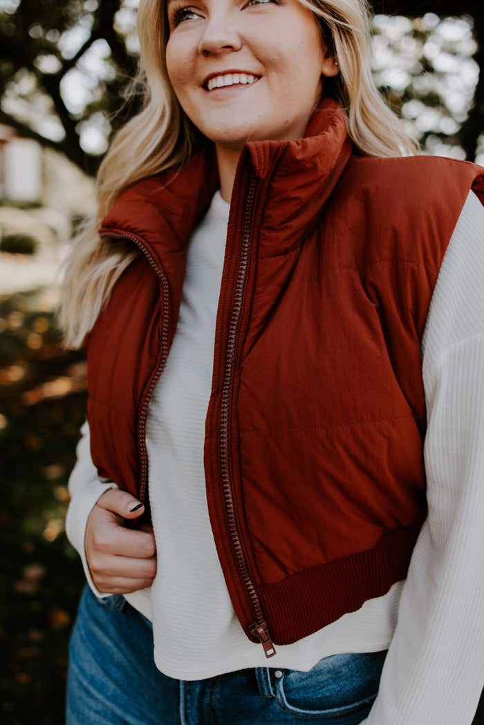 India Cropped Puffer Vest