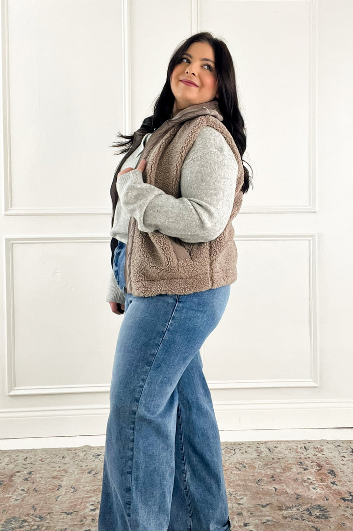 Embroidered Collar Knit Polo Sweater