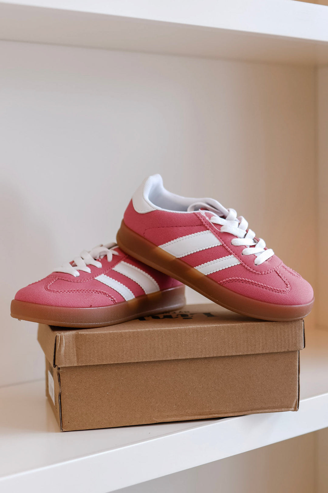 Girls Spring Lace Up Sneaker