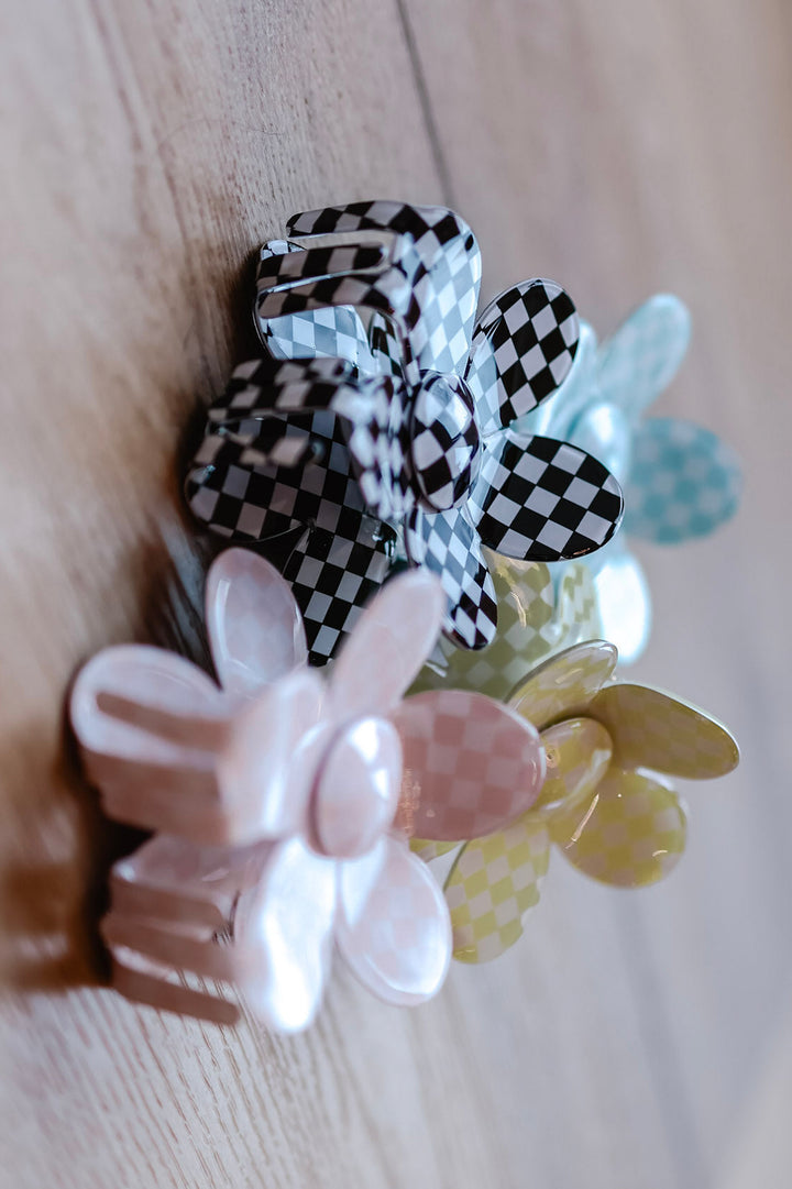 Pyxie Girls Daisy Checkered Claw Clips