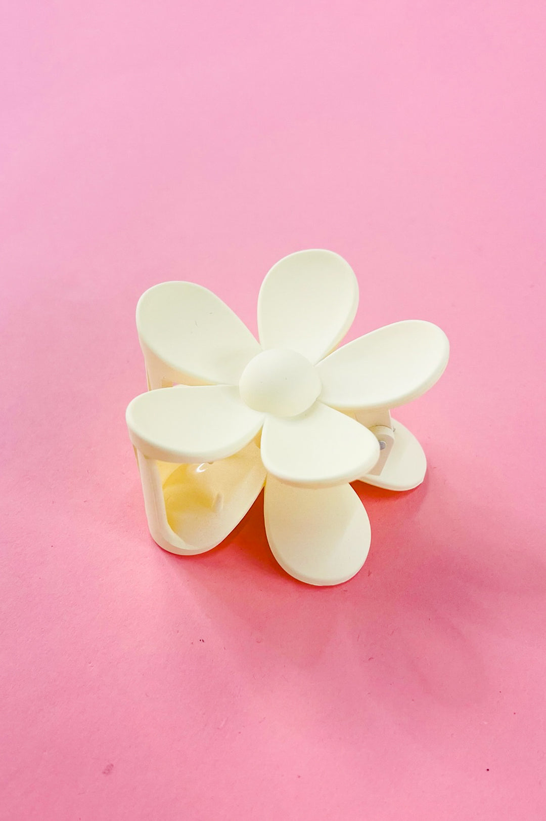 Pyxie Matte Flower Claw Clip
