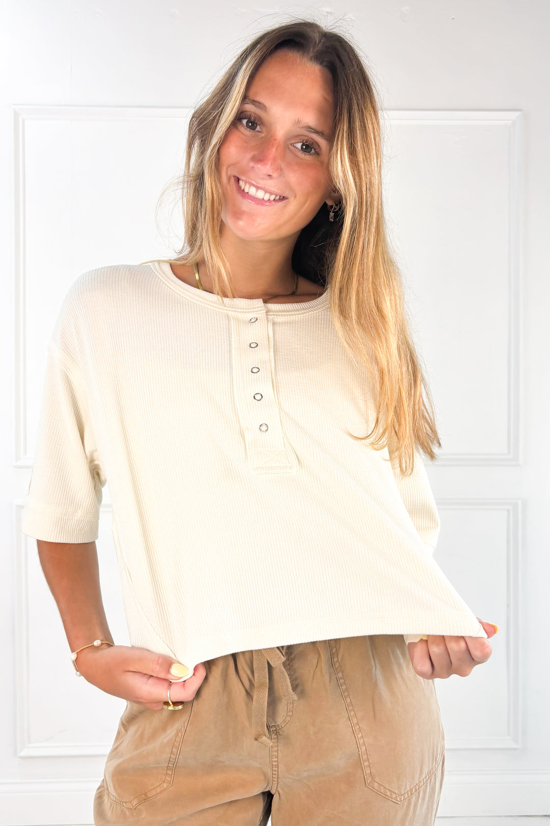 Exposed Seam Short Sleeve Boxy Henley Top