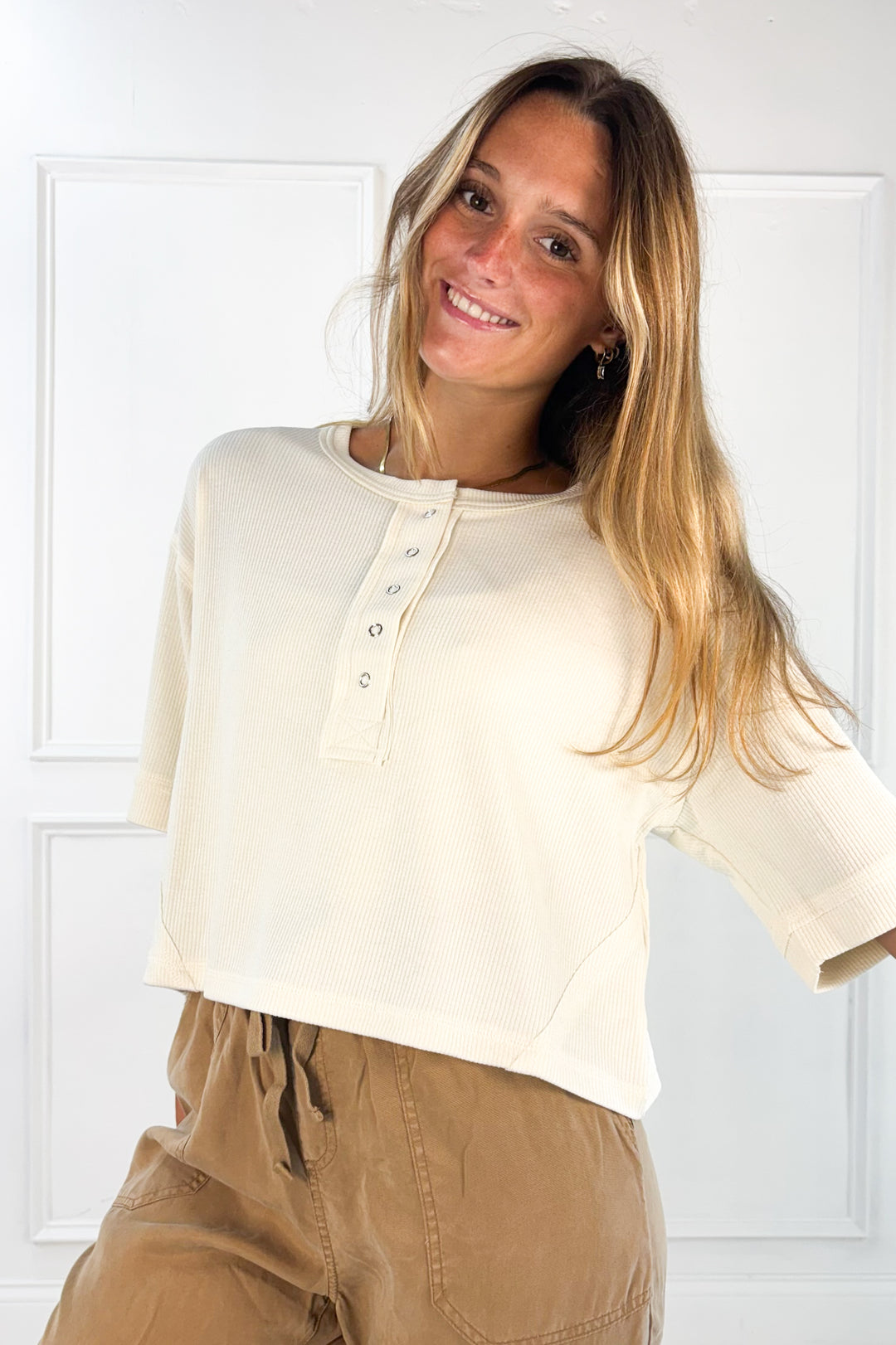 Exposed Seam Short Sleeve Boxy Henley Top