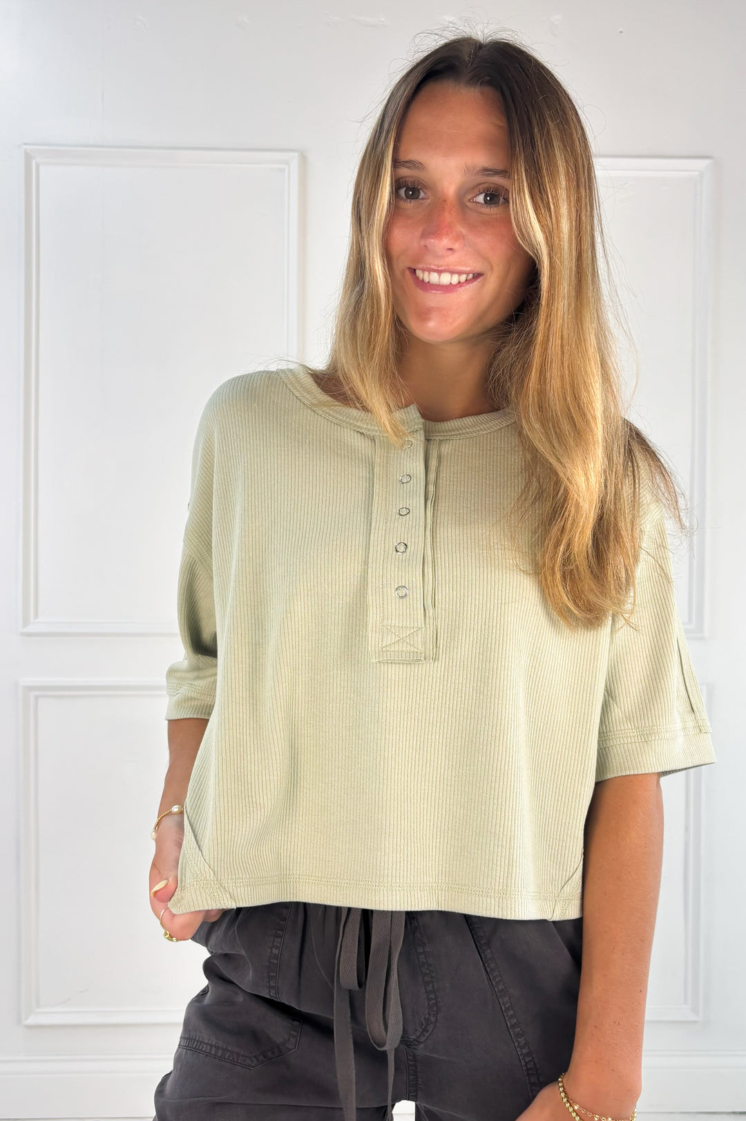 Exposed Seam Short Sleeve Boxy Henley Top