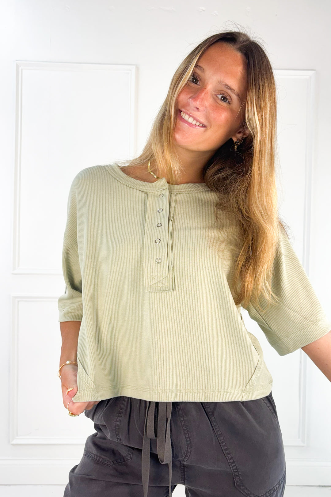 Exposed Seam Short Sleeve Boxy Henley Top