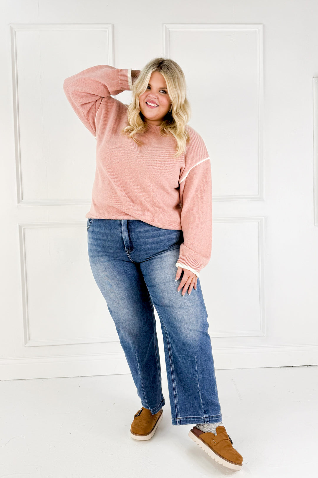 Contrast Trim Curvy Knit Sweater