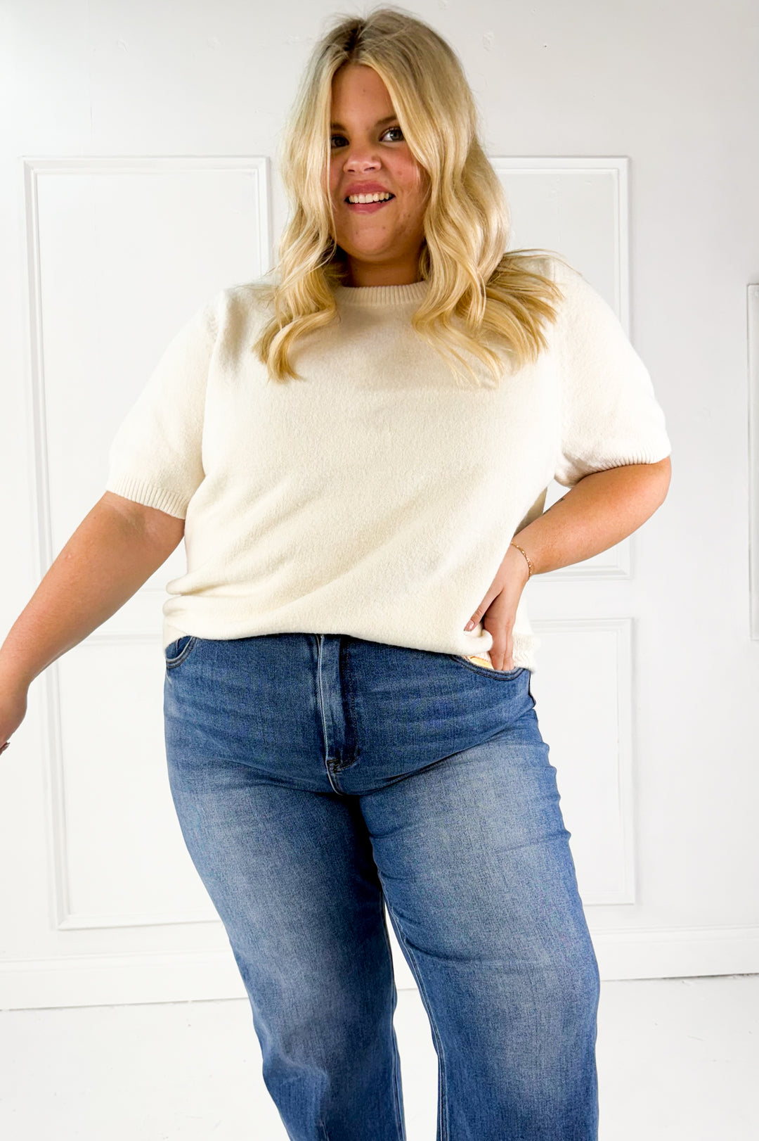 Ribbed Trim Knit Short Sleeve Curvy Top