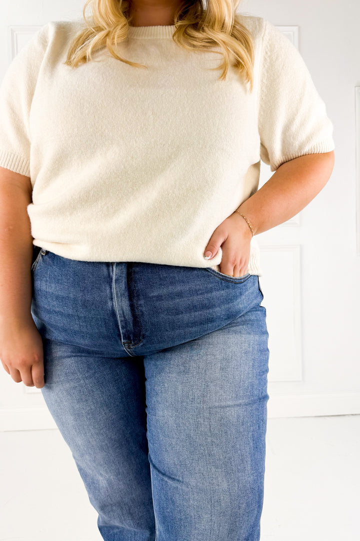 Ribbed Trim Knit Short Sleeve Curvy Top