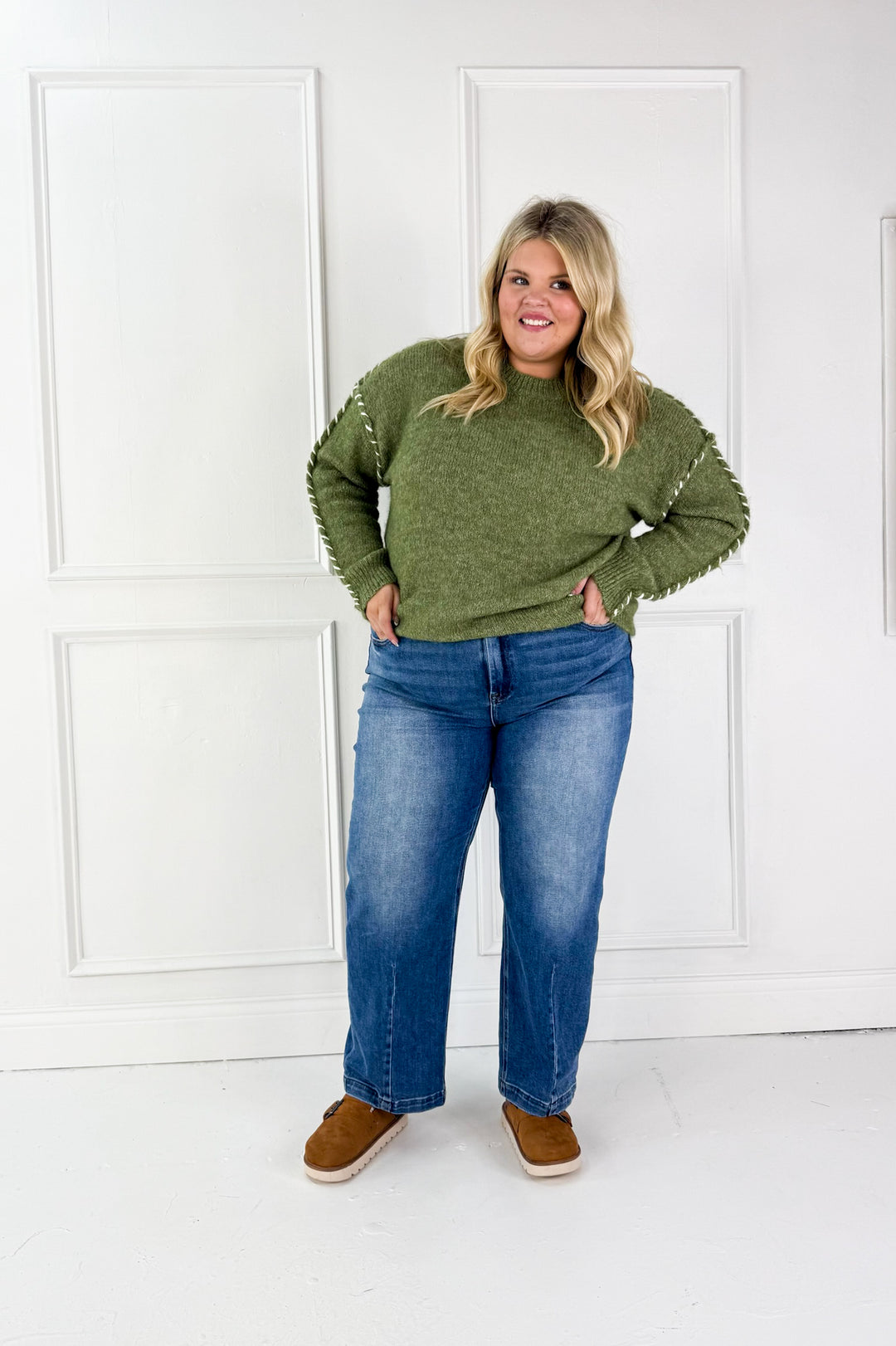 Stitch Detail Curvy Wool Knit Sweater