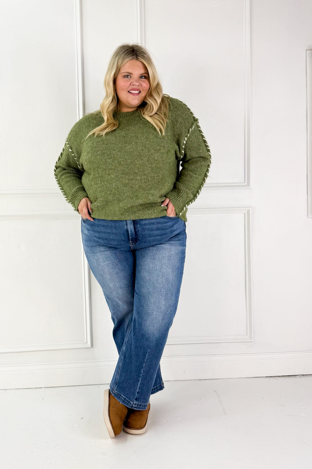 Stitch Detail Curvy Wool Knit Sweater