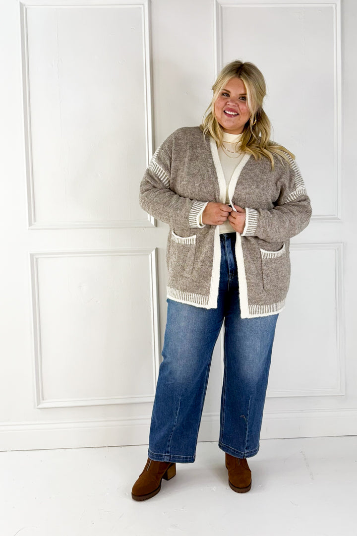 Contrast Stitch Wool Curvy Cardigan
