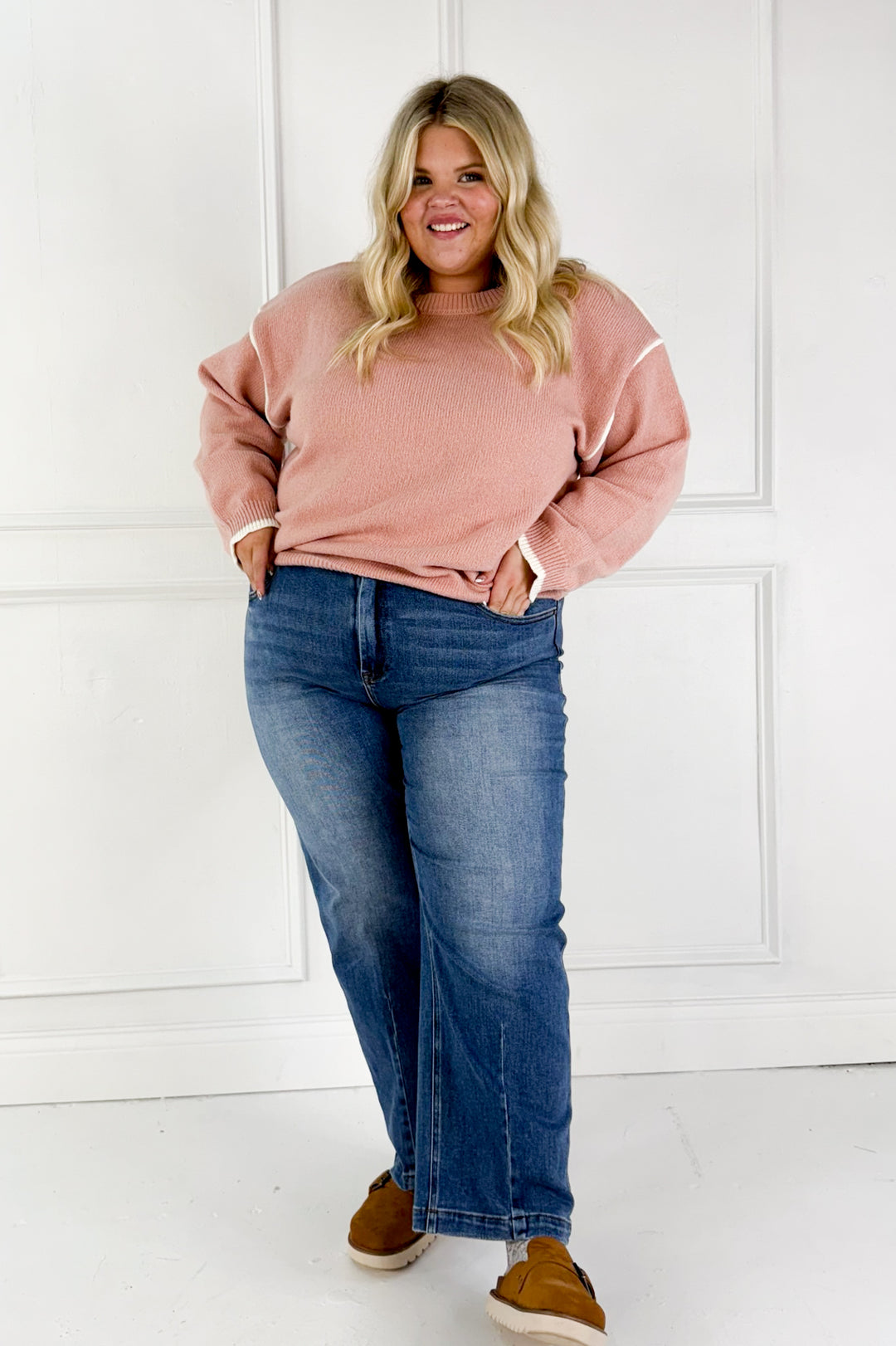 Contrast Trim Curvy Knit Sweater