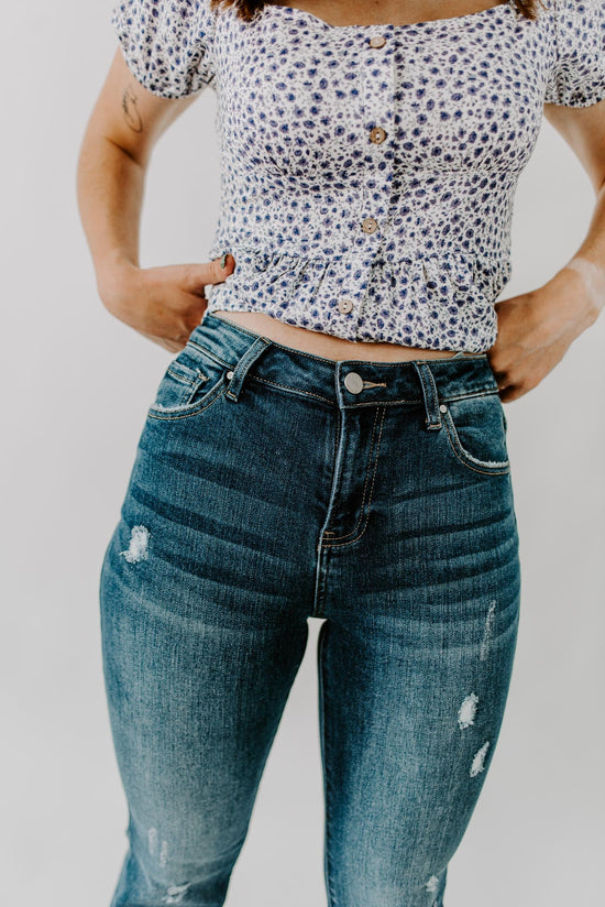 Load image into Gallery viewer, Makenna Hi-Rise Distressed Jeans | Risen
