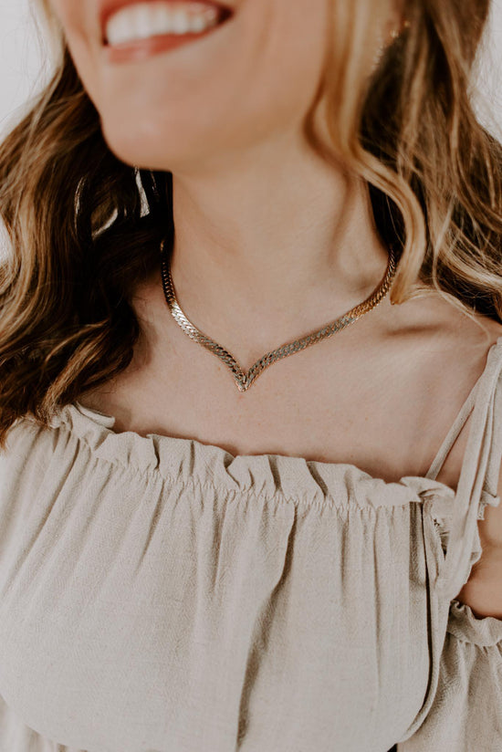 Pointed Flat Chain Necklace