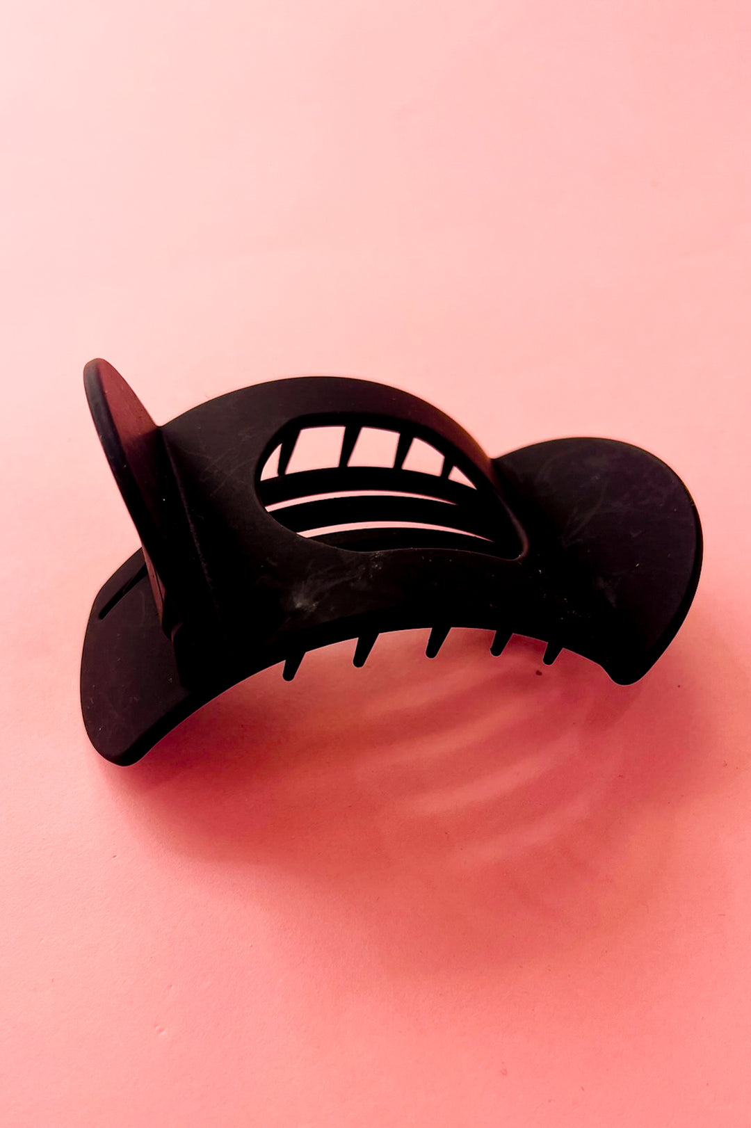 Lay Flat Large Hair Claw Clip