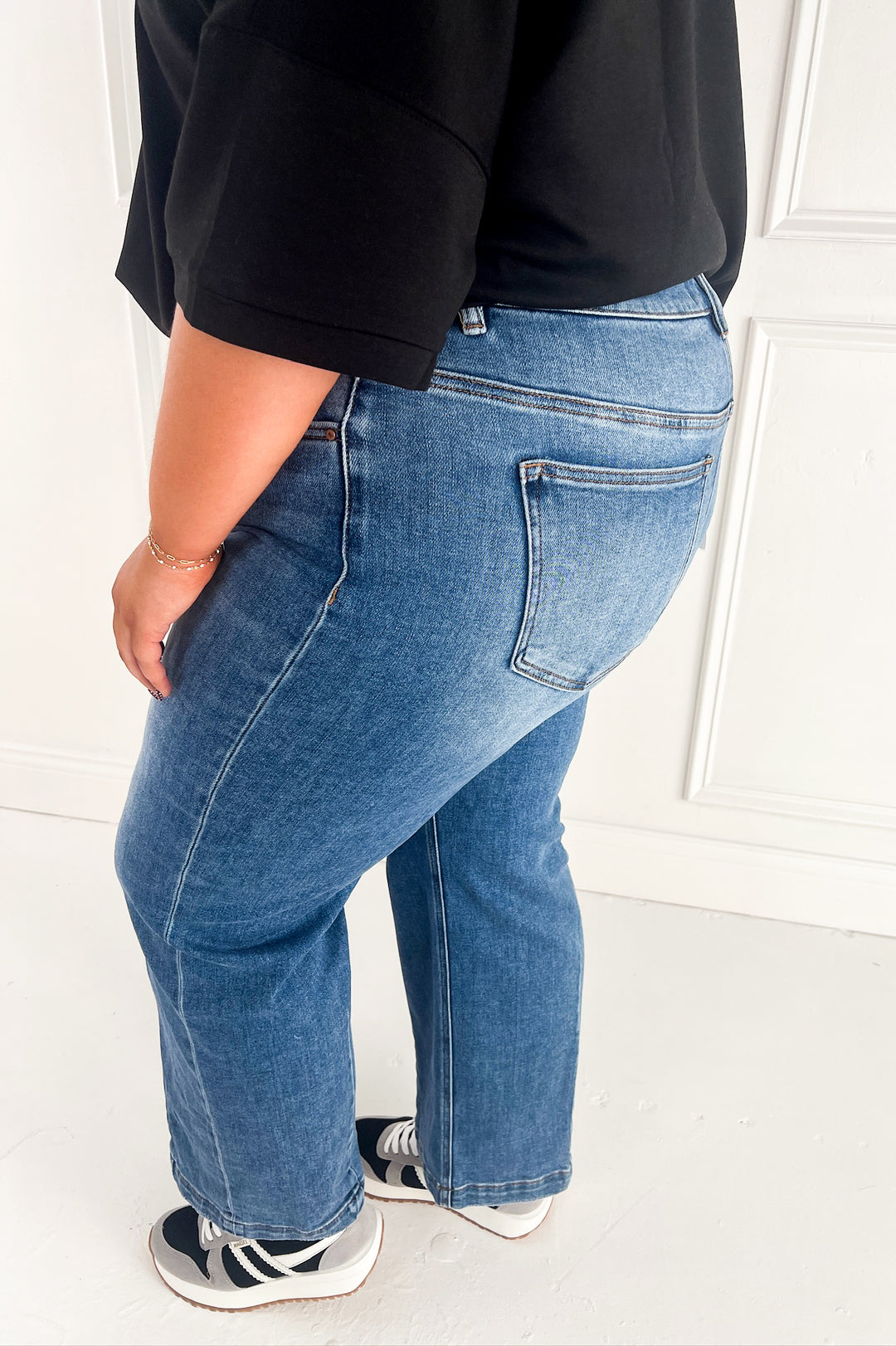 Risen Hi-Rise Curvy Crop Boyfriend Tapered Jeans