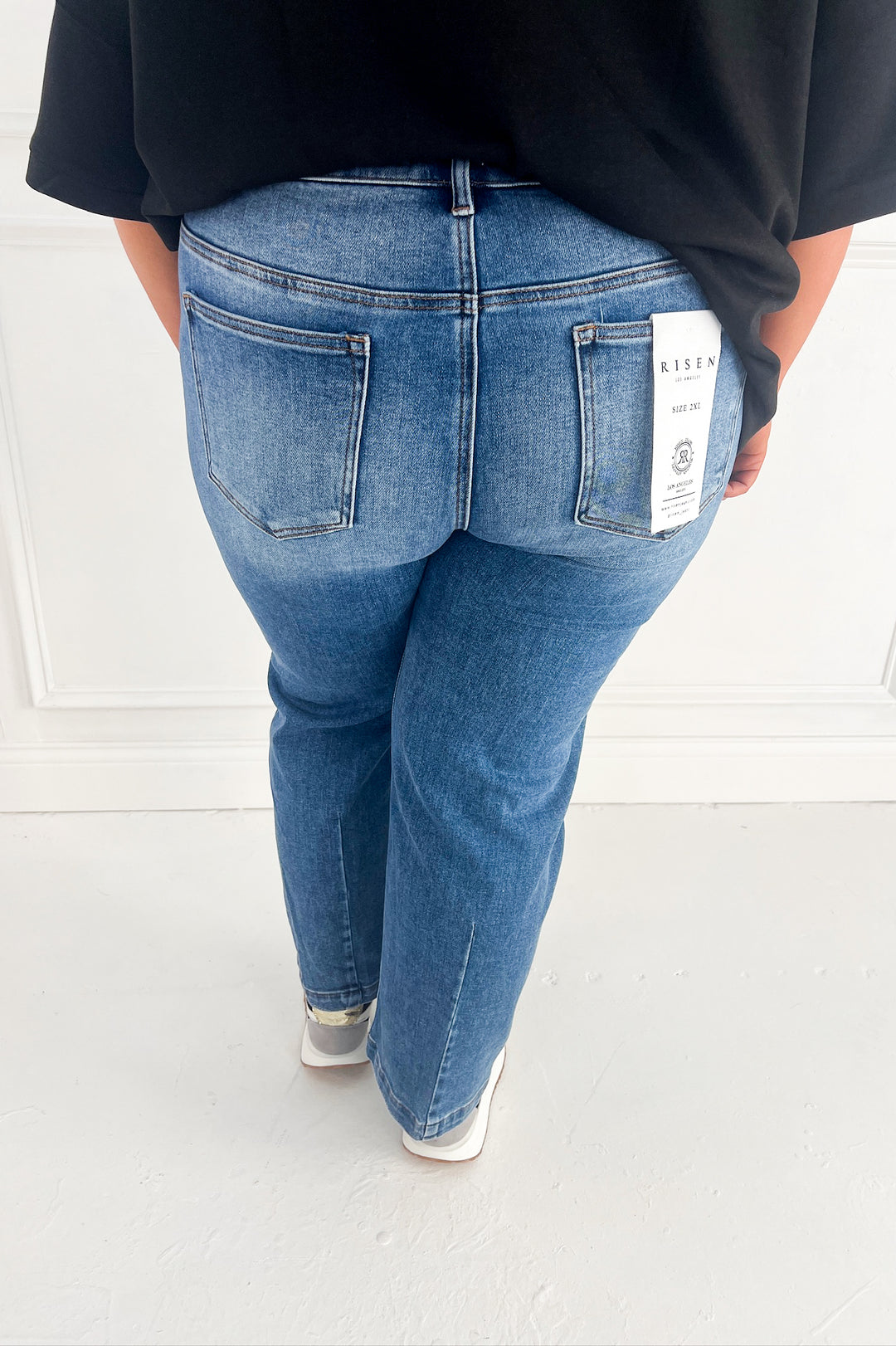 Risen Hi-Rise Curvy Crop Boyfriend Tapered Jeans