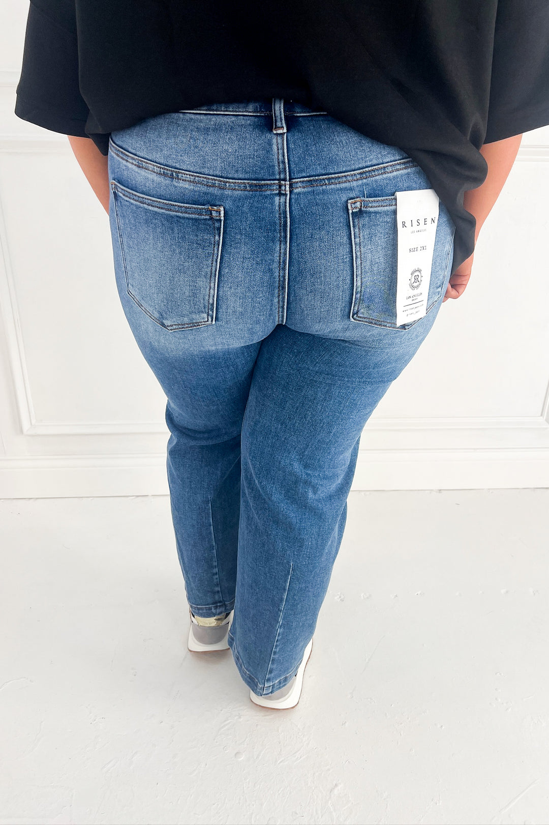 Risen Hi-Rise Curvy Crop Boyfriend Tapered Jeans