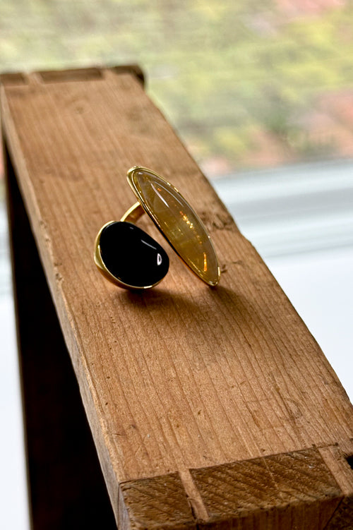 Vintage Black Agate 18K Gold Ring