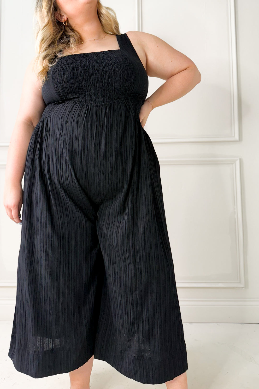 Crinkled Fabric Wide Leg Sleeveless Curvy Jumpsuit