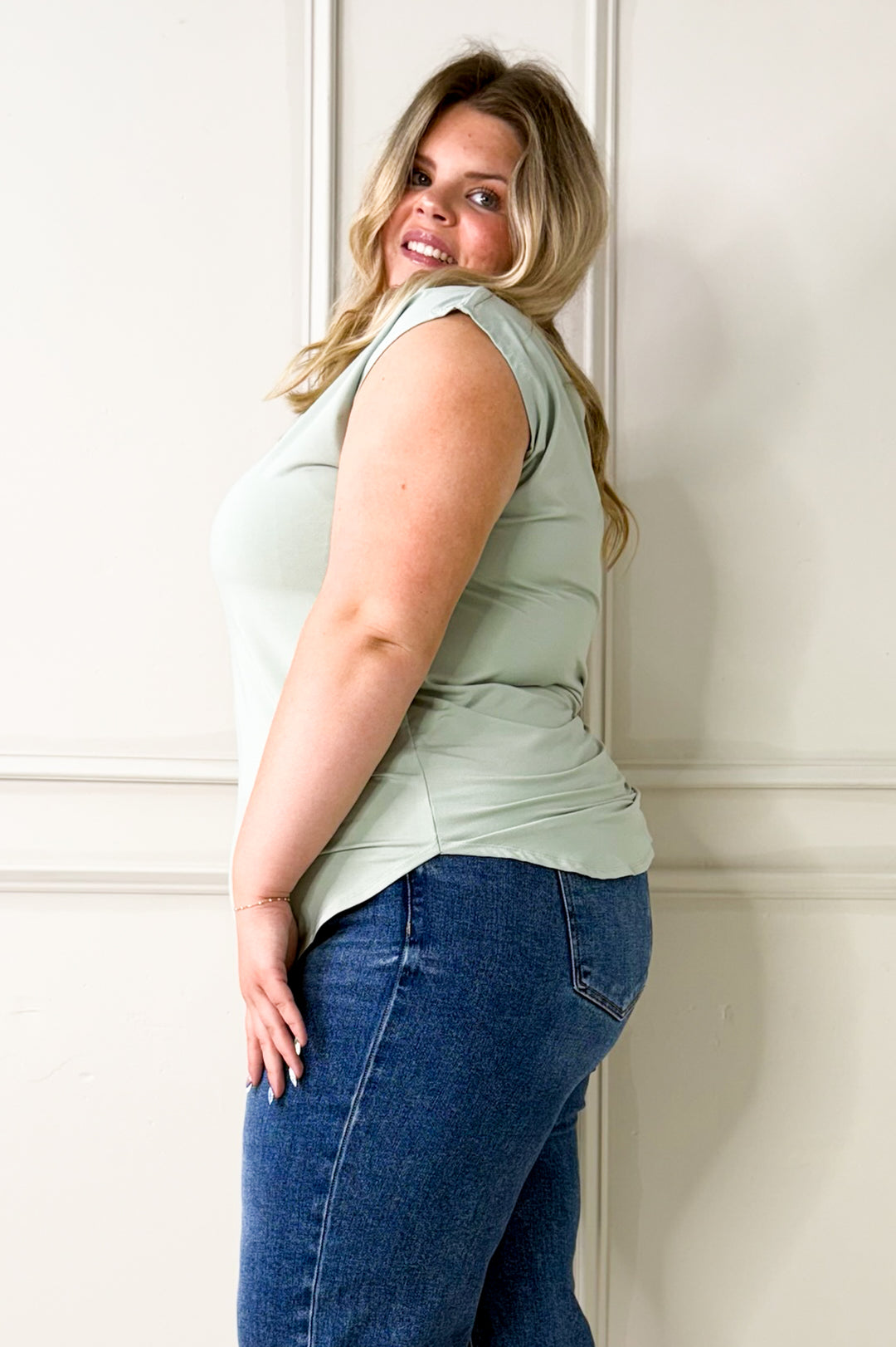 Bamboo Fiber Blend Scoop Neck Curvy Tee