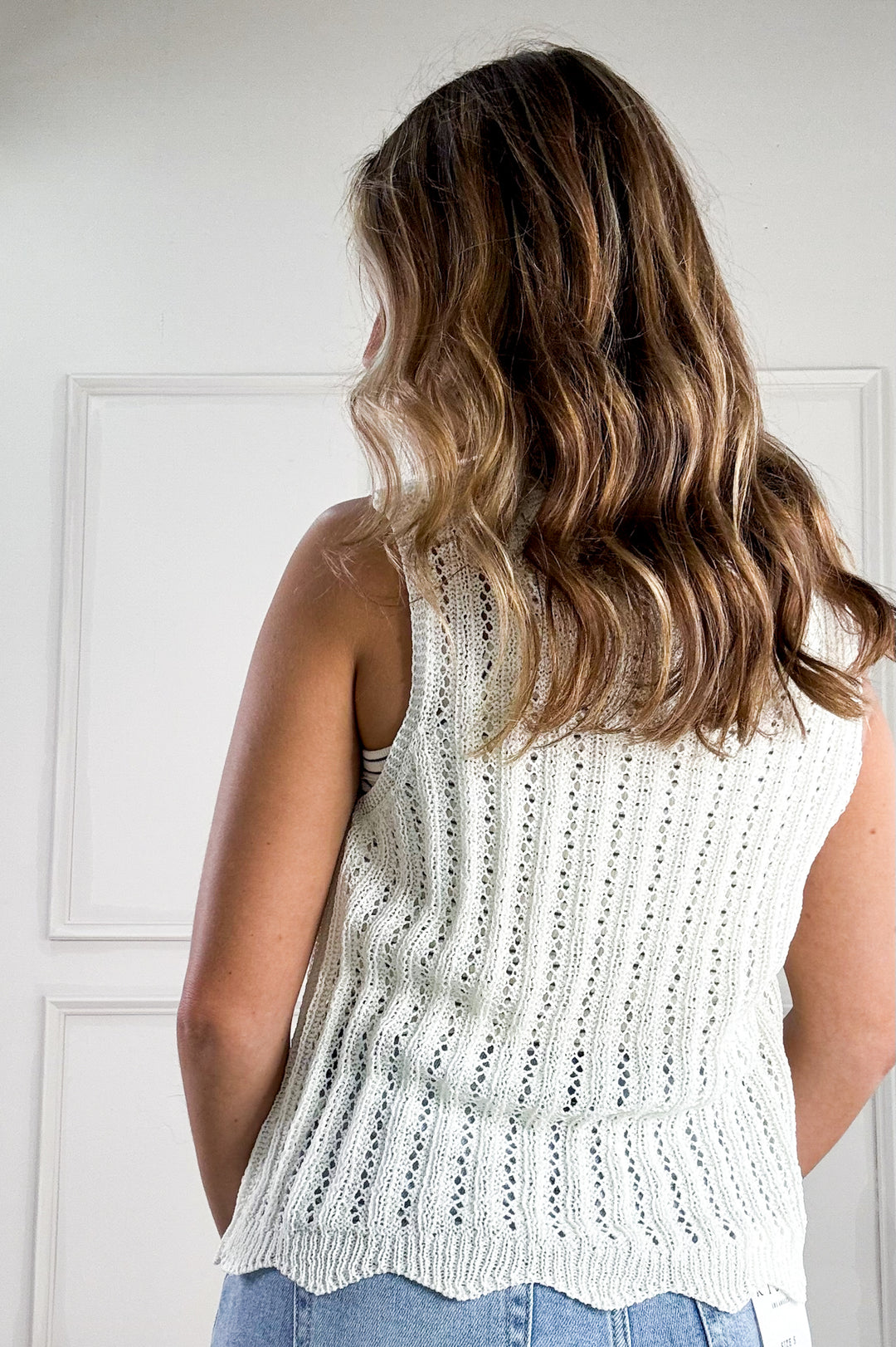 Scallop Rib Edging V-Neck Tie Front Knitted Vest