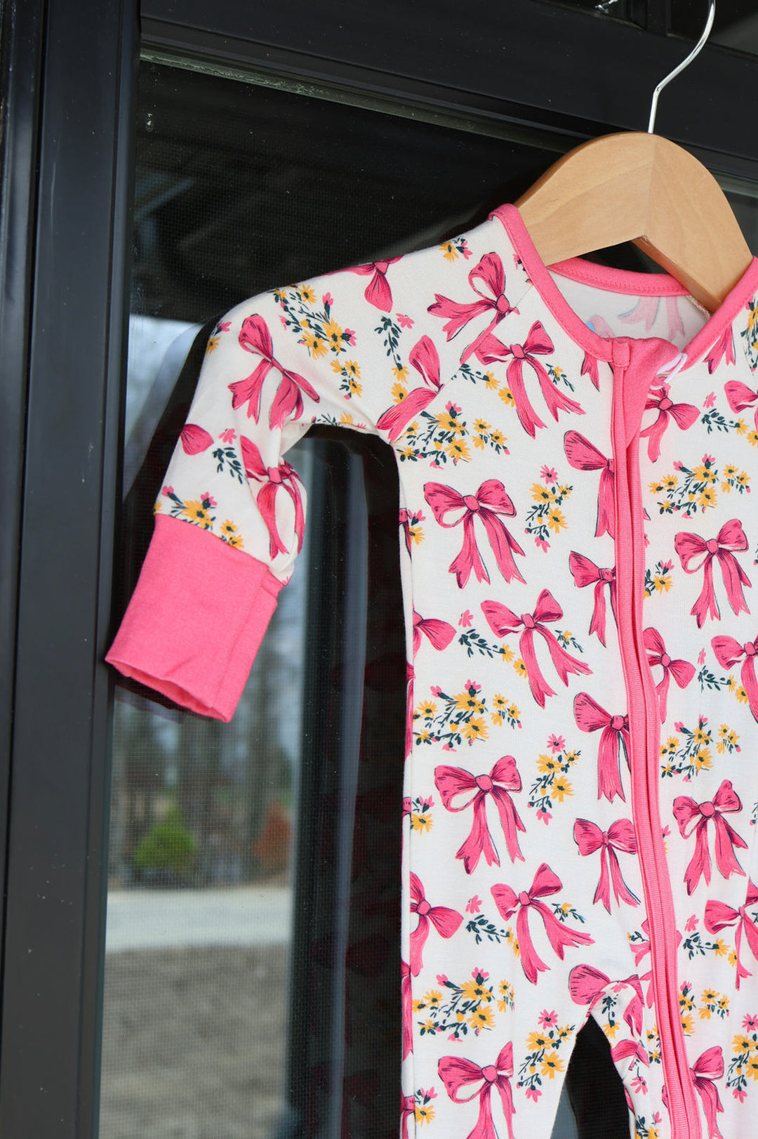 Blooms & Bows Sleeper