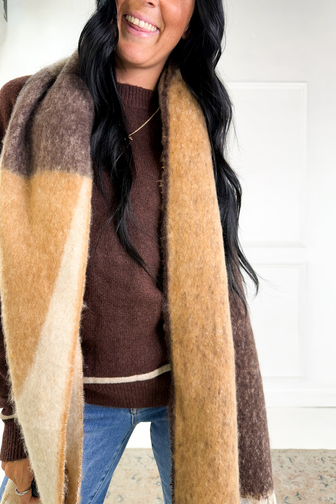 Contrast Detailed Crewneck Sweater