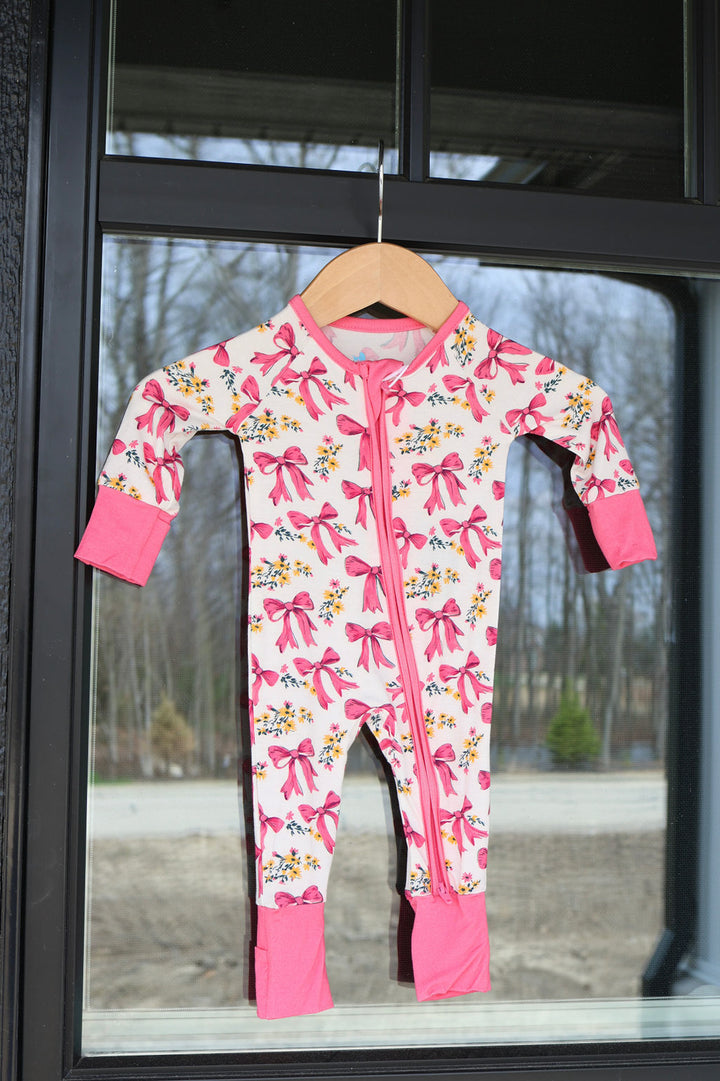 Blooms & Bows Sleeper