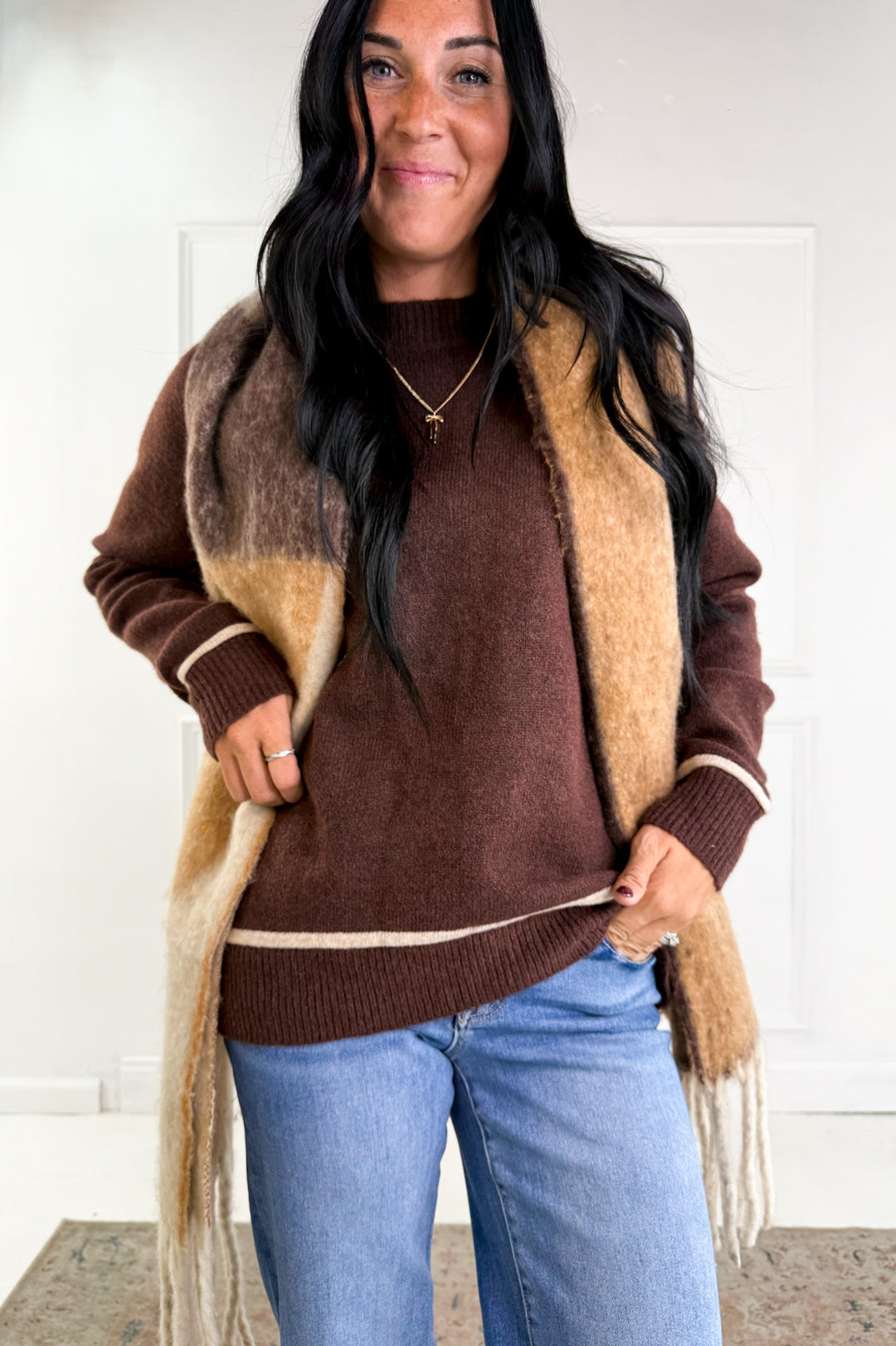 Contrast Detailed Crewneck Sweater