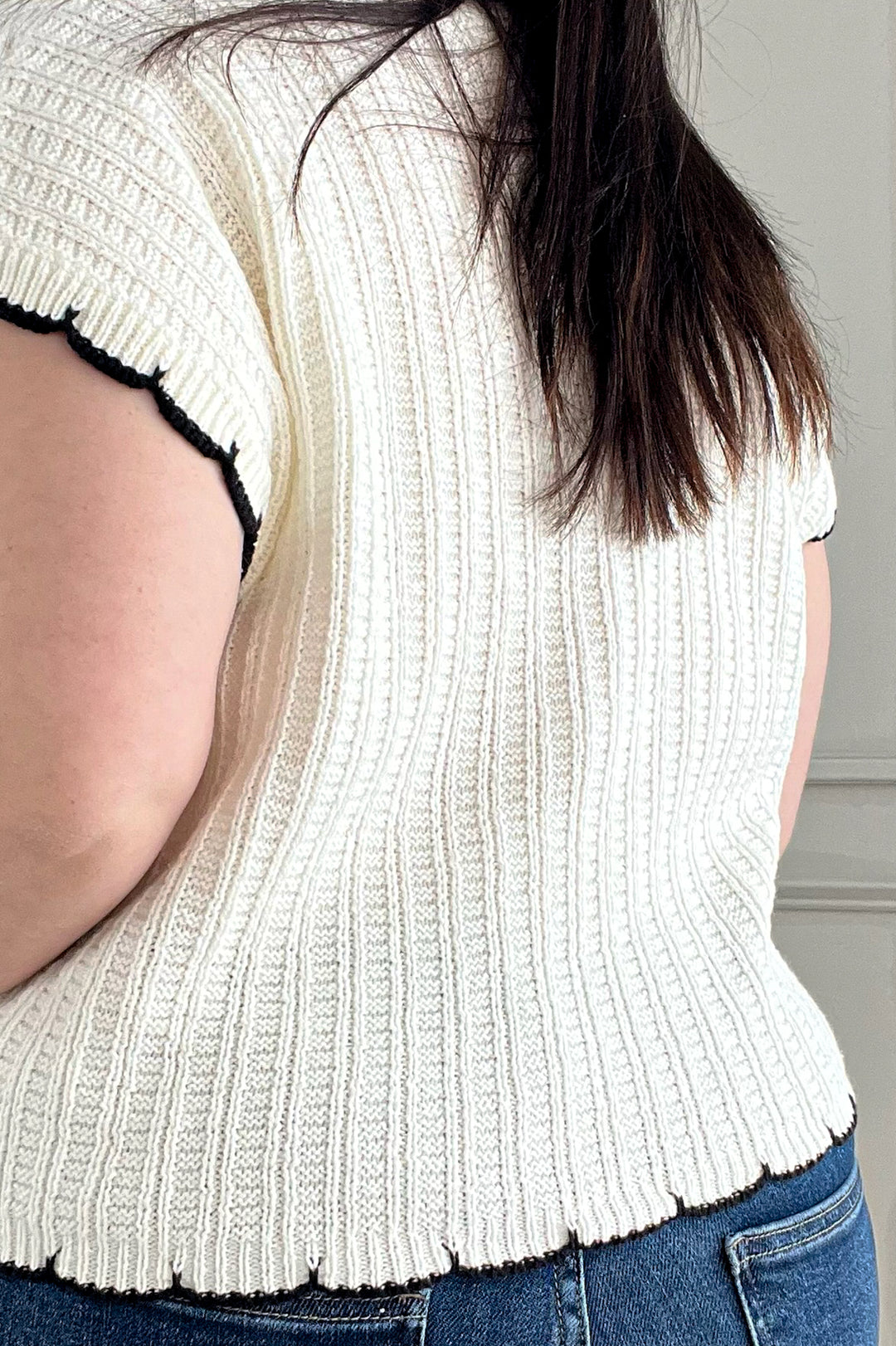 Contrast Scallop Detail Short Sleeve Sweater
