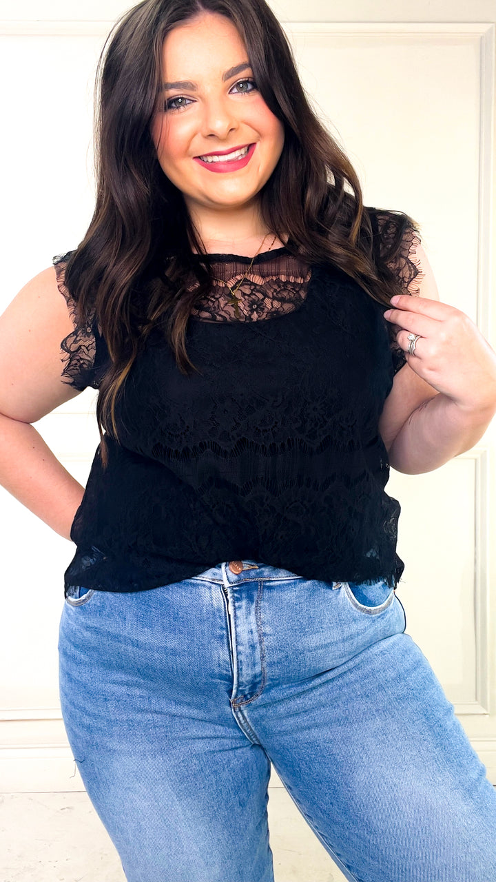 Round Neck Sleeveless Scallop Hem Lace Top